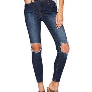 Free People Busted Knee Dark Wash Skinny Jeans Size 28 R Size 6